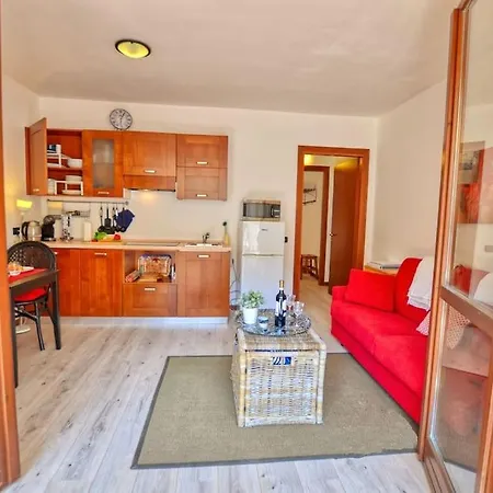 Gezellig Met Gedeeltelijk Meerzicht Appartement Acquaseria