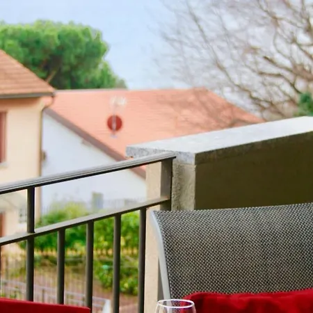 Gezellig Met Gedeeltelijk Meerzicht